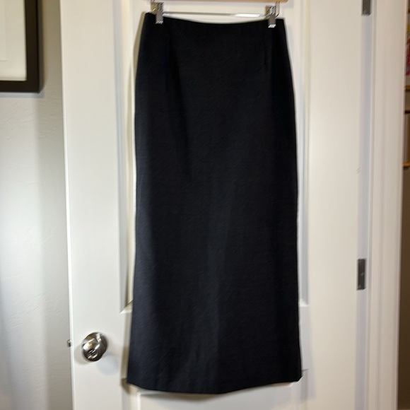 Eddie Bauer gray (stretch) skirt - Picture 2 of 7